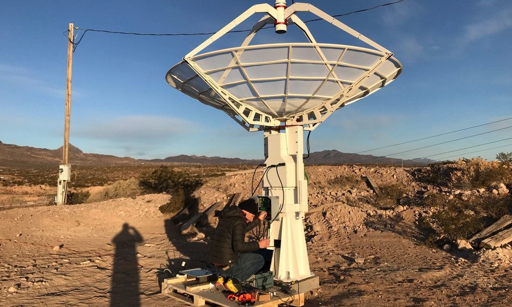 SPIDER 300A installato alla New Mexico Tech, vicino al Very Large Array: test dei cavi per il controllo e alimentazione