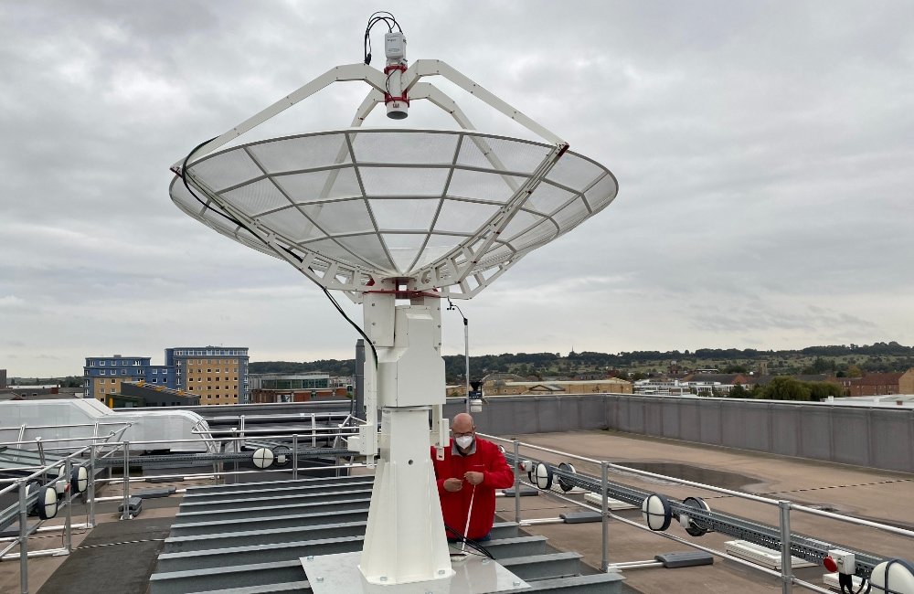 SPIDER 300A installato alla Università di Lincoln (UK): preparazione dei cavi di collegamento fino alla sala di controllo