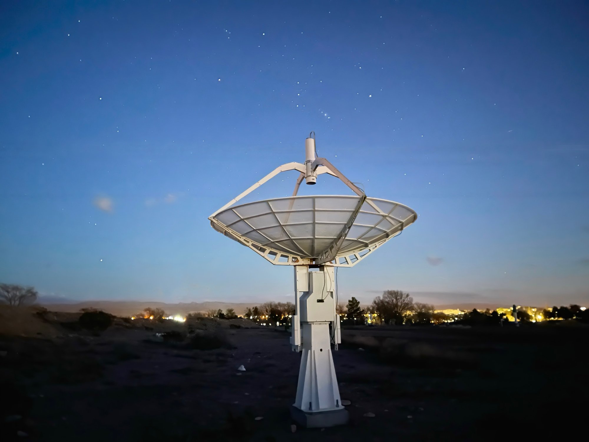 SPIDER 300A al Etscorn Observatory (università New Mexico Tech) vicino al VLA aggiornato con il kit Radio-over-Fiber