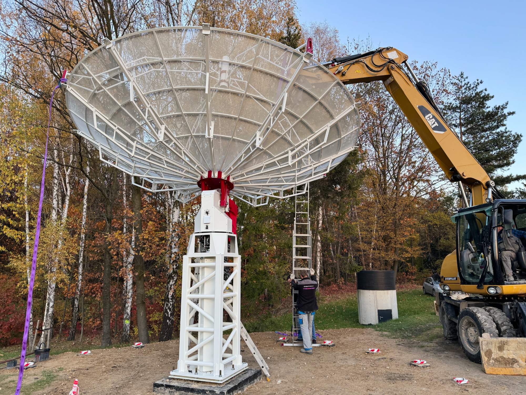 Radiotelescopio SPIDER 500A MarkII installato al Planetarium - Silesian Science Park (Polonia)