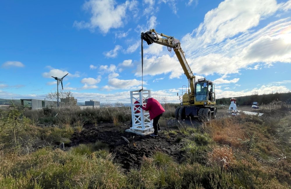 SPIDER 500A installato al Kielder Observatory (UK): collegamento della colonna C400-HEAVY sulla base in cemento.