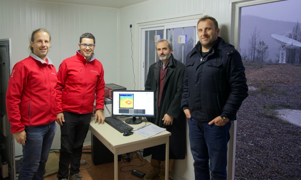 Radiotelescopio SPIDER 500A installato alla stazione per radioastronomia di Porto da Balsa (Portogallo): la prima luce con la mappa di Cassiopea A.