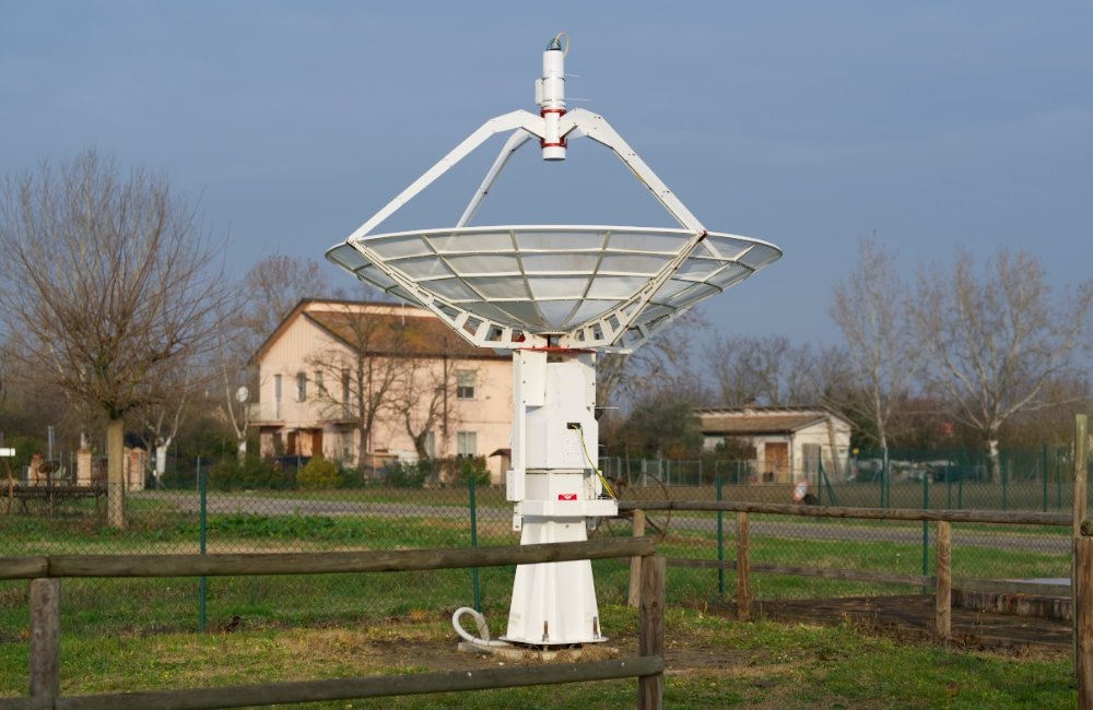 Aggiornato il radiotelescopio SPIDER 300A installato al Centro Visite “Marcello Ceccarelli” dei radiotelescopi di Medicina.